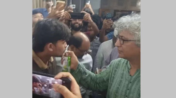 অনশন শেষে কুয়েট শিক্ষার্থীদের বিজয় মিছিল