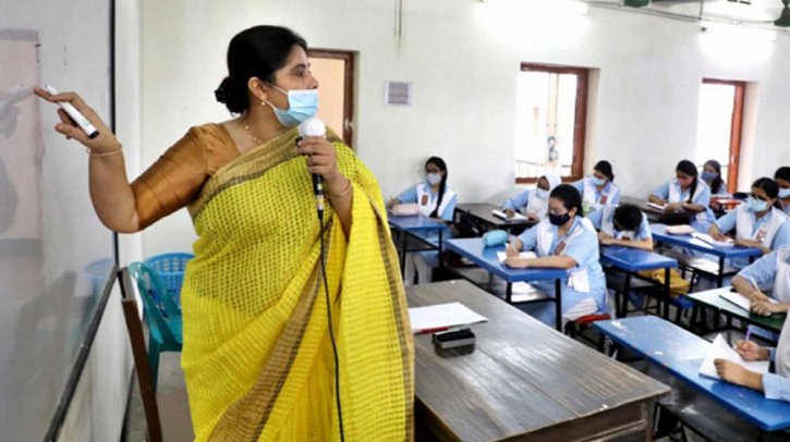 কর্মচারীদের সমান উৎসব ভাতা পেতে যাচ্ছেন বেসরকারি শিক্ষকরা