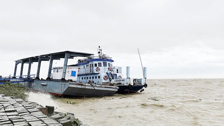 ভোলার ১০ রুটে লঞ্চ চলাচল বন্ধ