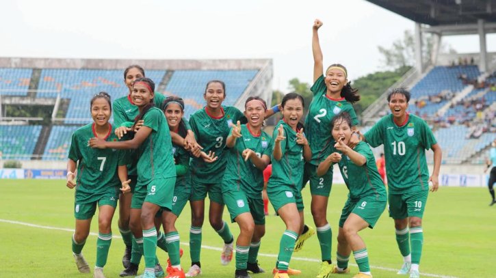 মিয়ানমারকে হারিয়ে ইতিহাসের দ্বারপ্রান্তে বাংলাদেশের মেয়েরা