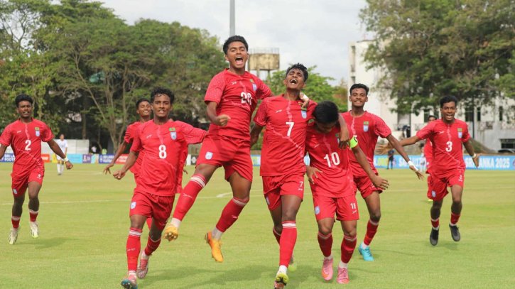 পাকিস্তানকে ২-০ গোলে হারিয়ে ফাইনালে বাংলাদেশ পাকিস্তানকে ২-০ গোলে হারিয়ে ফাইনালে বাংলাদেশ