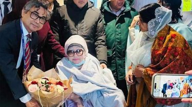লন্ডন পৌঁছেছেন খালেদা জিয়া