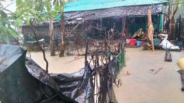 কক্সবাজারে টানা বৃষ্টিতে ৮০ গ্রামের বেশি প্লাবিত