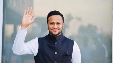 শেয়ারবাজারে কারসাজি: সাকিবসহ ১৫ জনের বিরুদ্ধে দুদকের মামলা