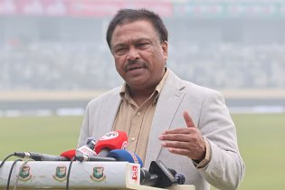 বিসিবি সভাপতি ফারুক আহমেদ পদত্যাগ করছেন না