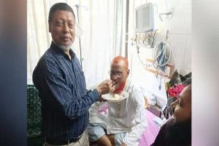 খালাসের রায় শুনে কারা হাসপাতালে মিষ্টিমুখ করলেন আজহার